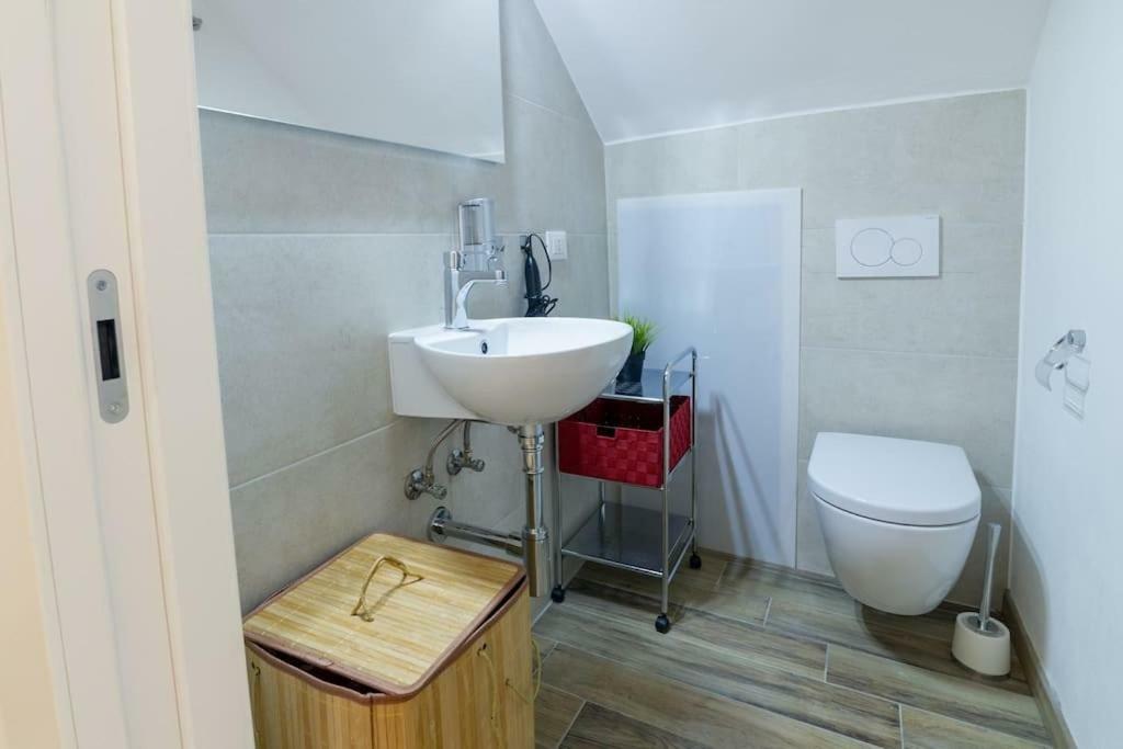 Miniloft Rosso - Mini-Loft Sanremo Centro. Wifi & Aria Condizionata Apartman Kültér fotó